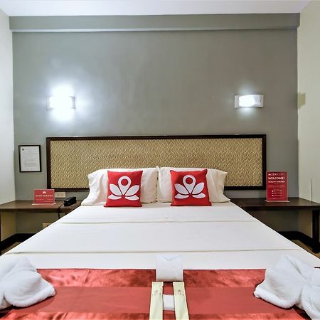Zen Rooms Basic Aurora Пасай Екстериор снимка