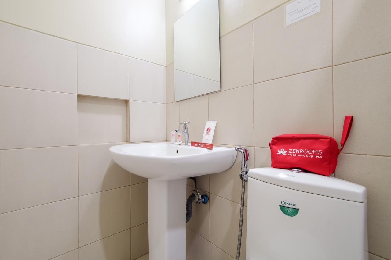 Zen Rooms Basic Aurora Пасай Екстериор снимка